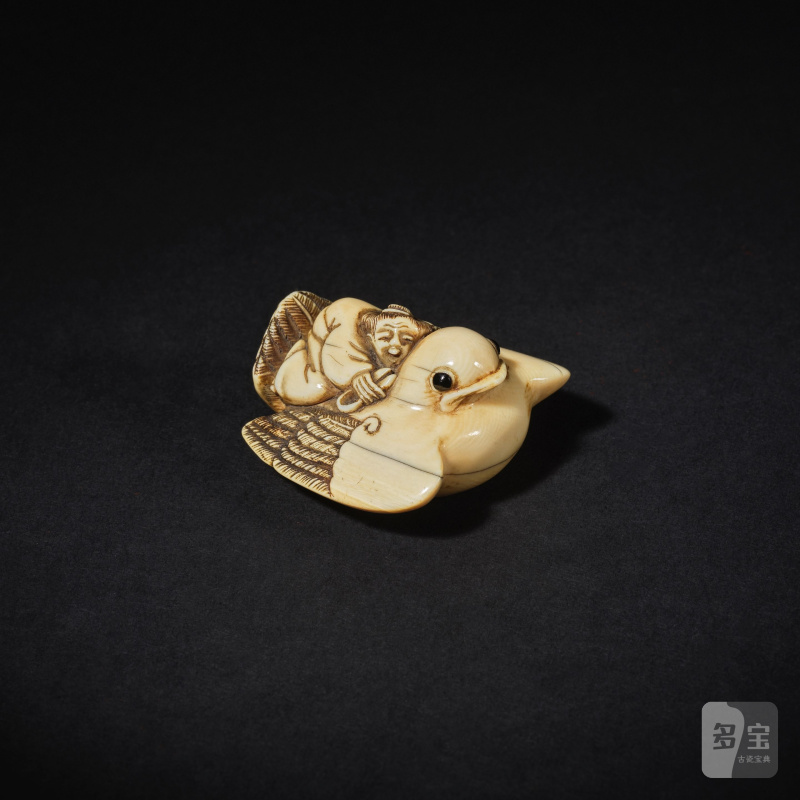 象牙彫根付 舌切雀 銘「秀正」 19世紀前期 | NETSUKE EN IVOIRE REPRÉSENTANT LA LÉGENDE DE SHITA-KIRI SUZUME